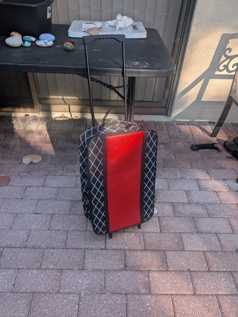 Lite Suitcase With Matching Bag