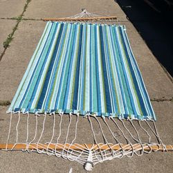 Hammock blue green, yellow, striped new and never venue used
