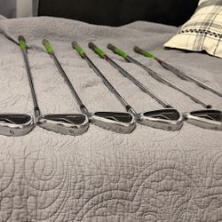 TaylorMade R9 Irons 4–9, P, A – Stiff Flex KBS 90 Steel Shafts – Midsize Grips 