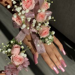 Prom Corsages And Boutonnières 