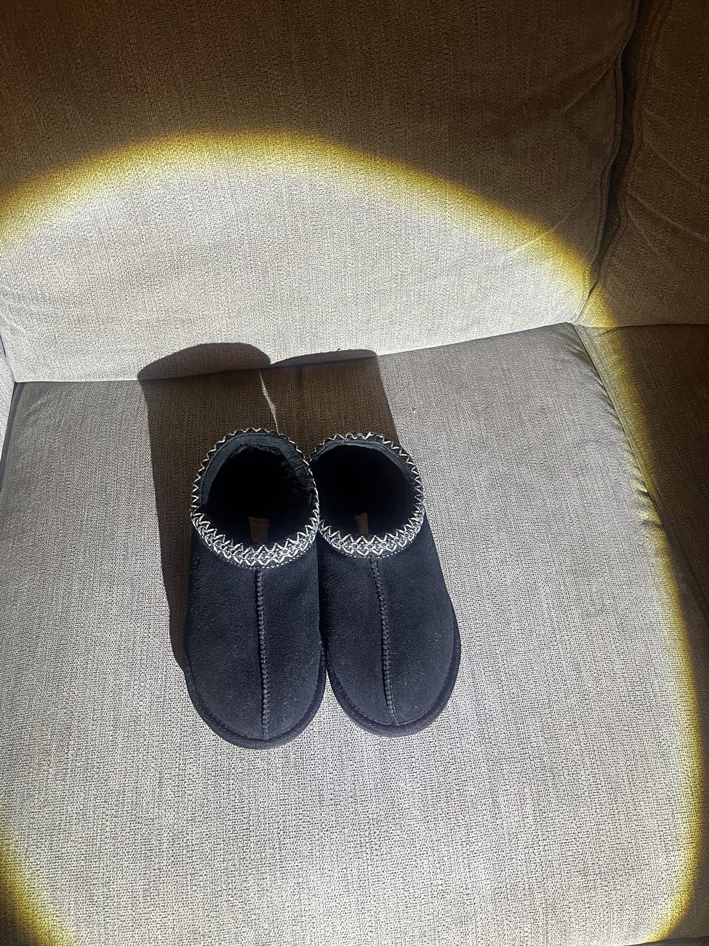Black Ugg Slippers Size 7