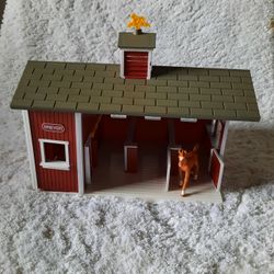 Breyer Horse Stable Set