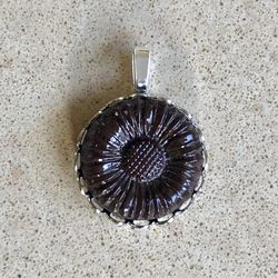 🟤 Pretty brown glass flower cabochon in silver tone setting - new old stock