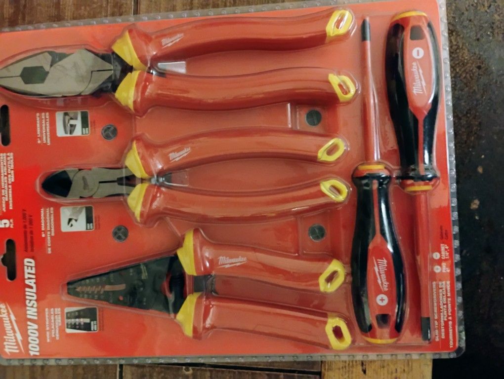 Milwaukee 5 PC Insulated 1000v Electrical Hand Tools 