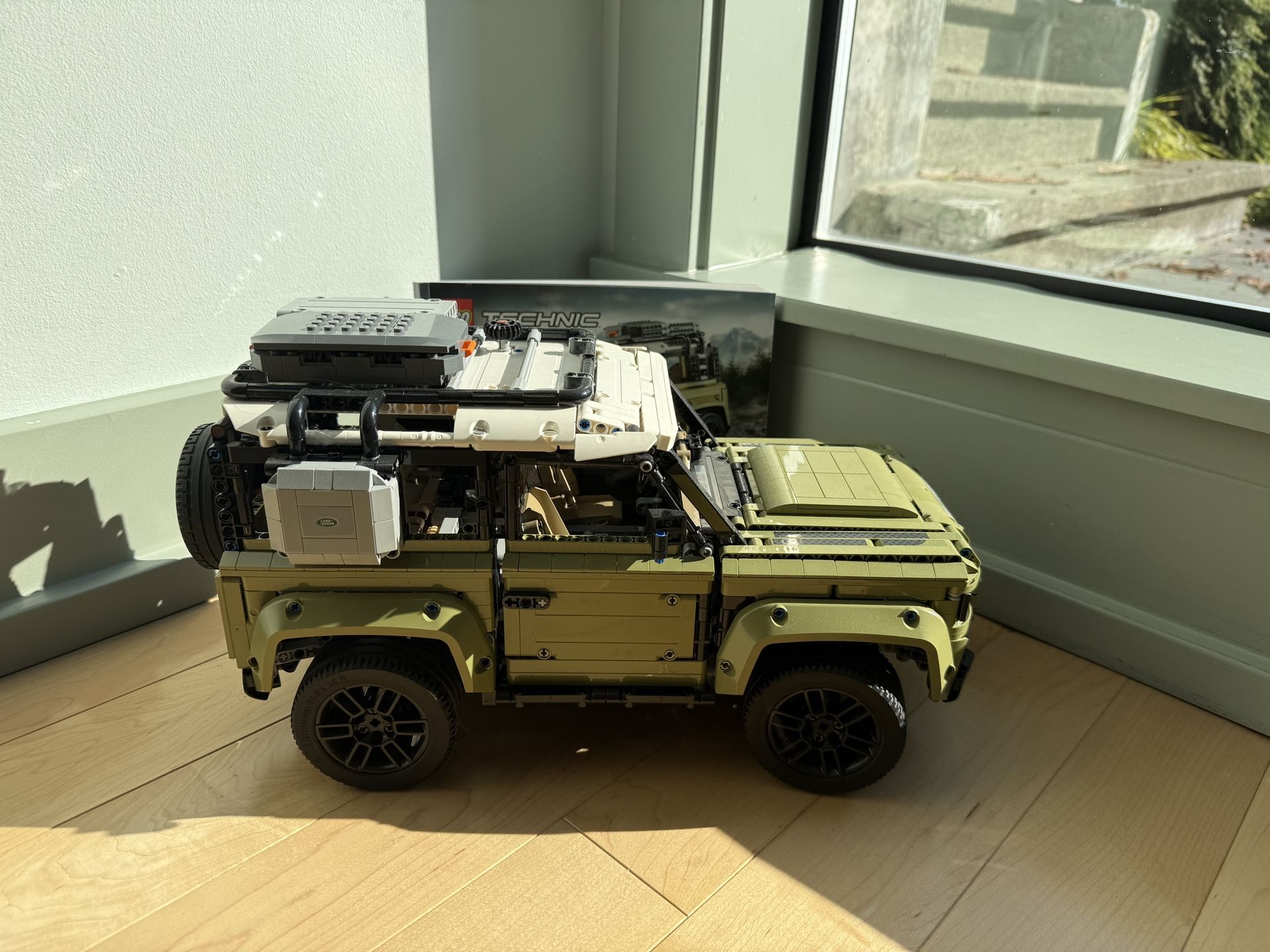 Lego Technic Land Rover Defender