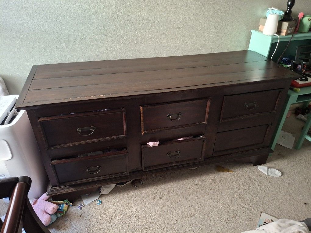 FREE Rustic Dresser 