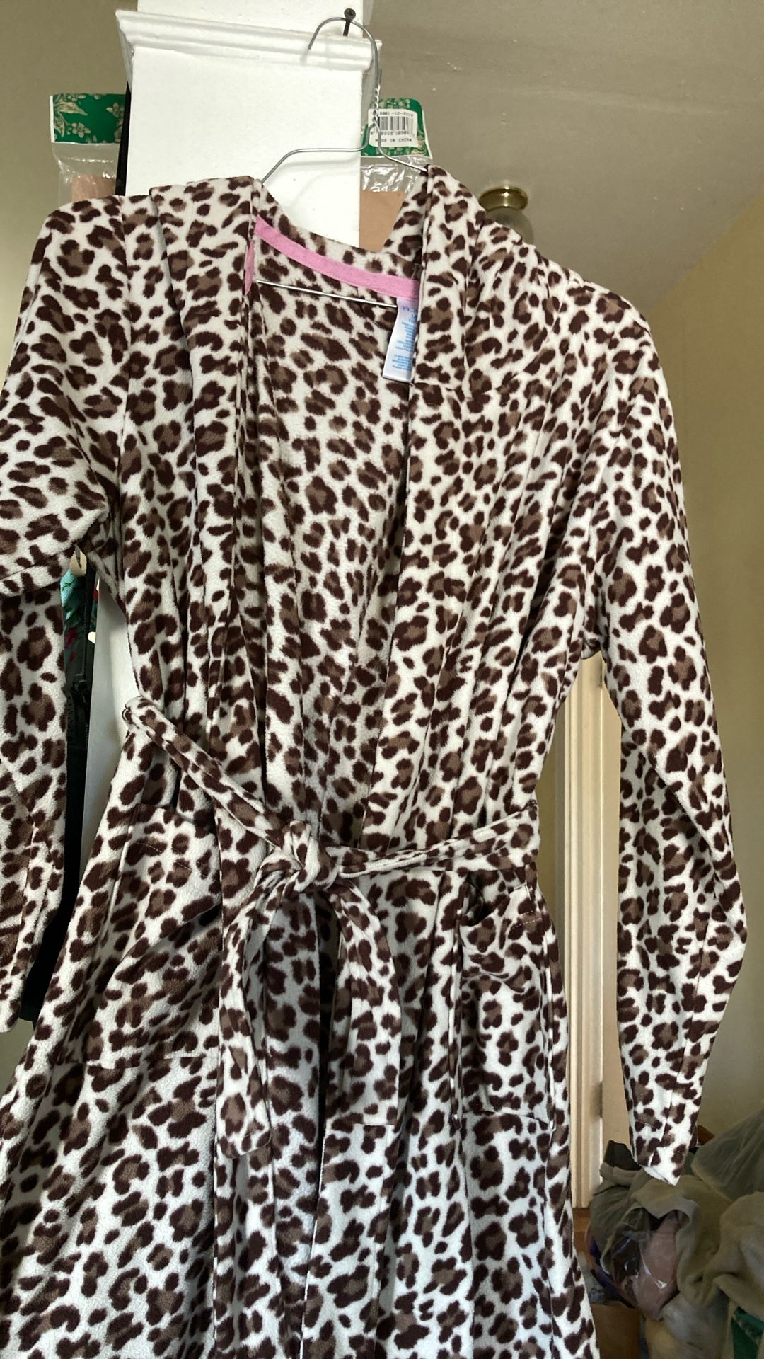 Lounge Robe. Size. L. 10/12