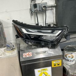 2024 Toyota RAV4 Hybrid AWD Passenger Side Headlight *O.E.M.*