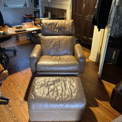 Classic Reclining Chair!!