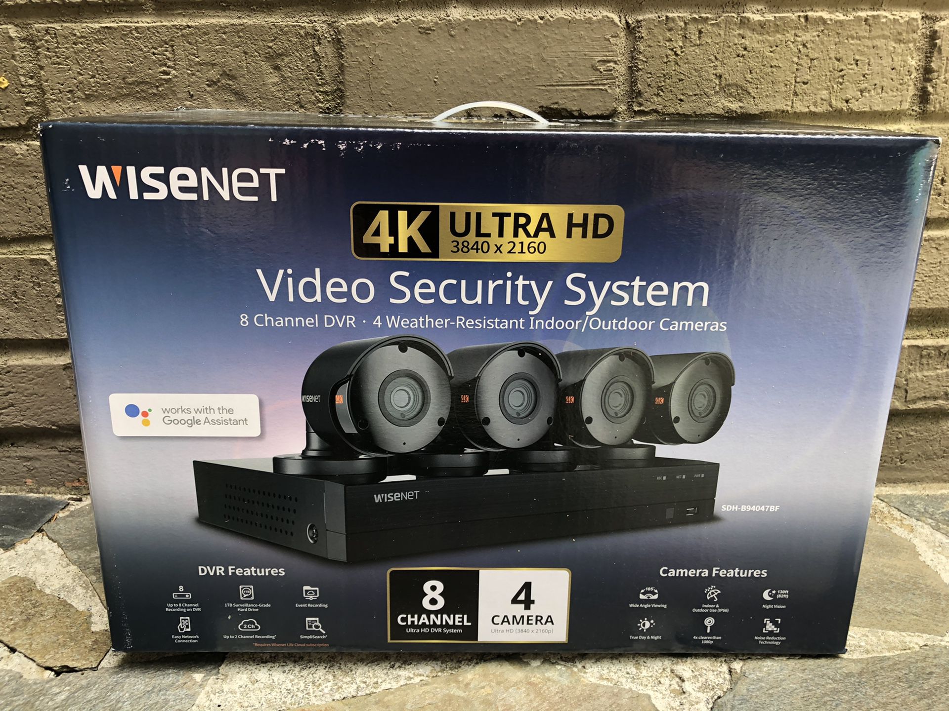 *BRAND NEW - Wisenet 8Ch Security System, 4 Weather Resistant Bullet Cameras (Retail $300+)