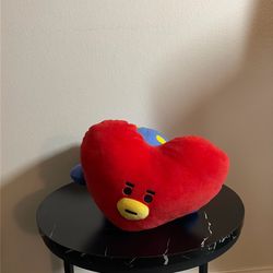 BT21 Tata Laying Down