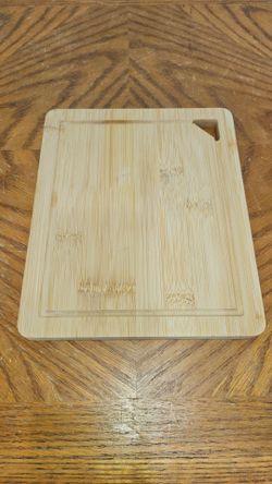 FINE WOOD CUTTING BOARD
