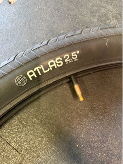 29” x 2.5 BMX tire ATLAS