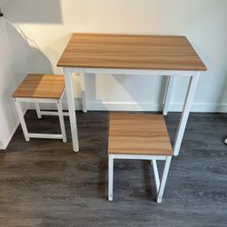Small Bistro Table With 2 Stools