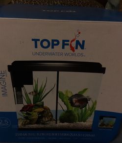 Top fin 2.5 gallon with removable divider for beta, includes filter