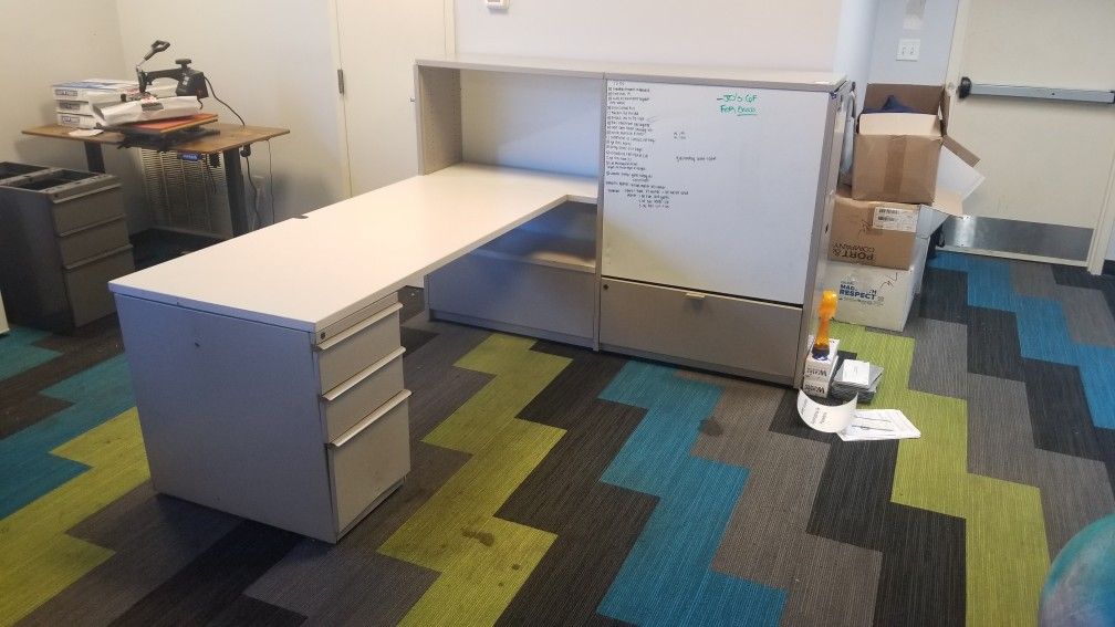Metal Cubical Desk