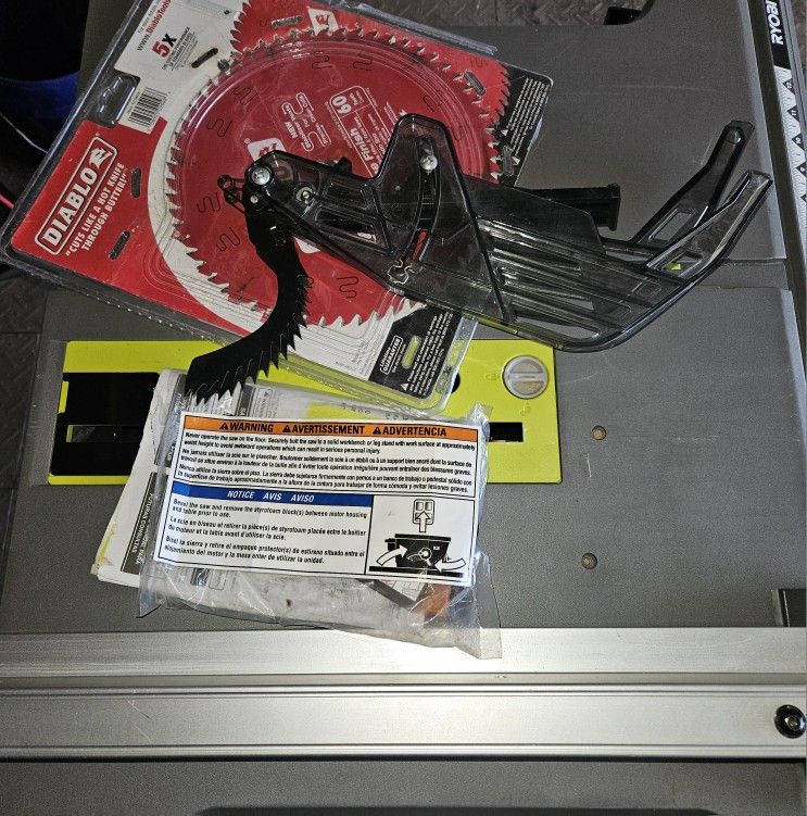 Ryobi 10-in Table Saw ( USED THREE TIMES)