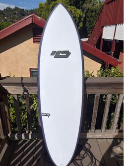 HaydenShapes Hypto Krypto 5’9” – 32.3L – Never Surfed – Futures