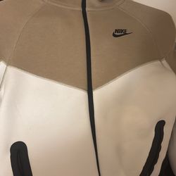 Nike Tech 