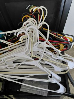 30 hangers 1 laundry Basket