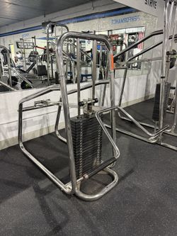 Universal Chest Press Chrome