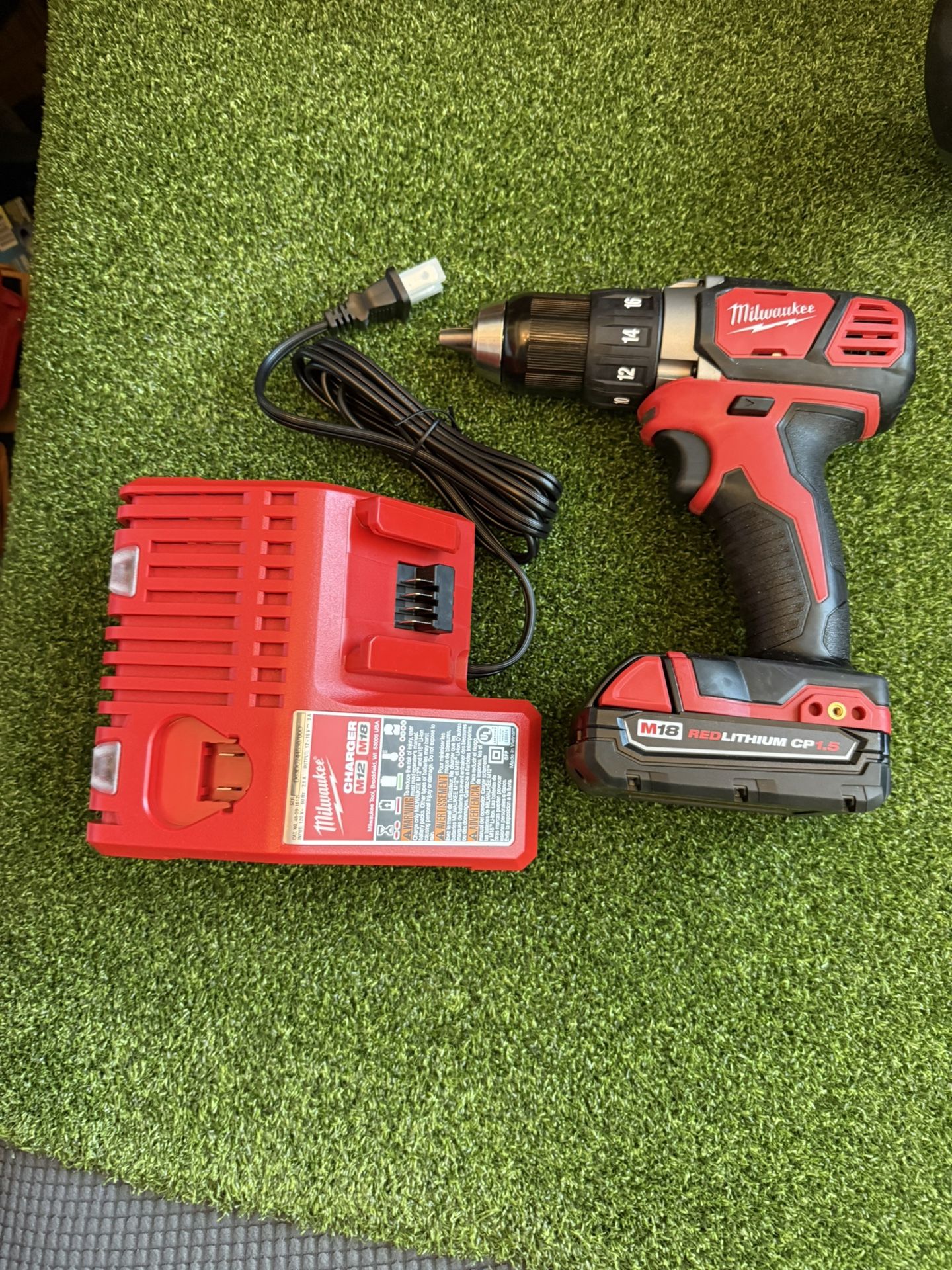 Milwaukee M18 Cordles Dril Kit Battery and Charger
