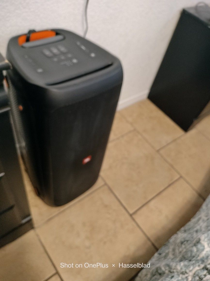 Selling Jbl 310 Like New For $320 O.B.o