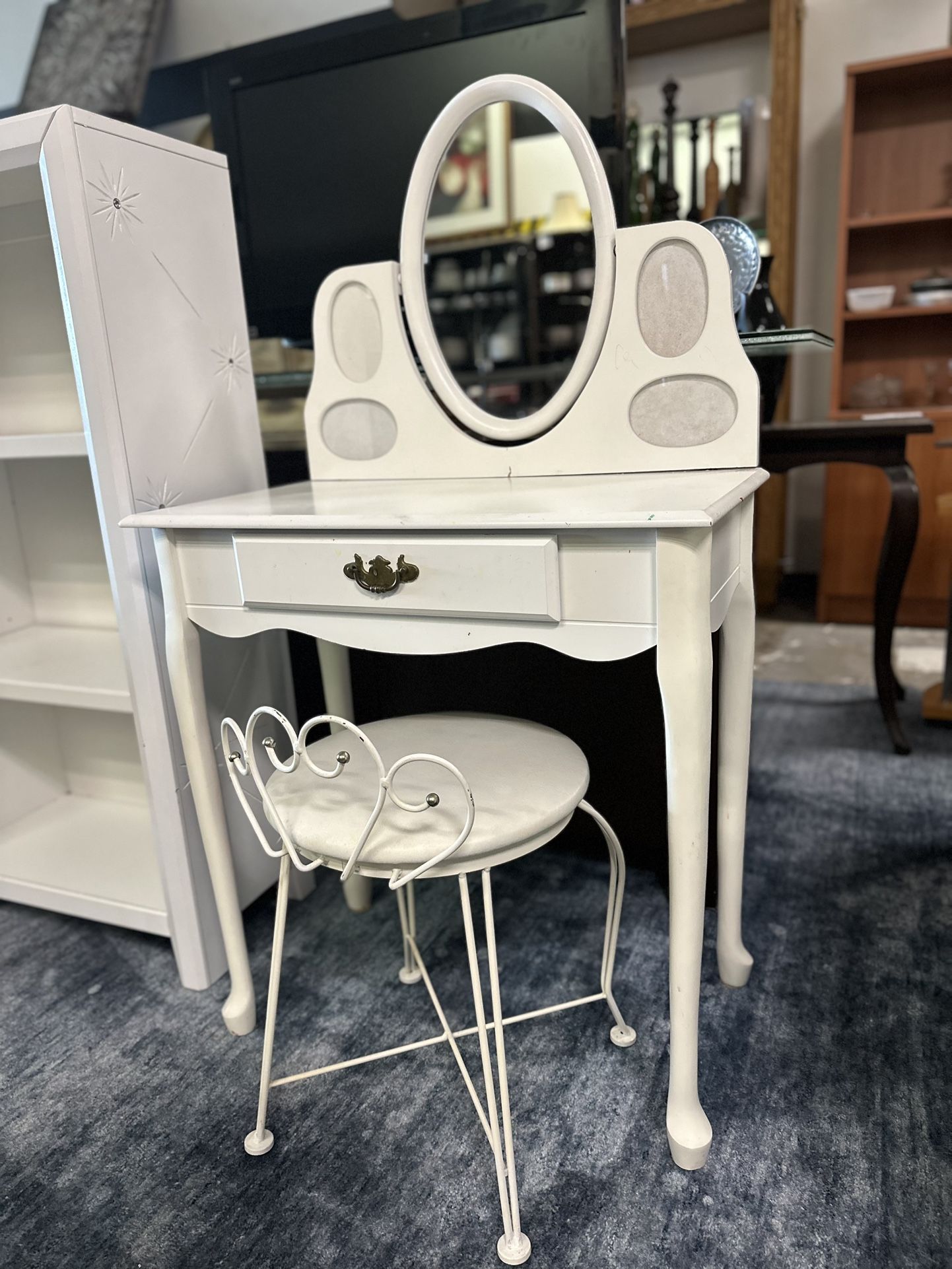 Girls Vanity and Stool