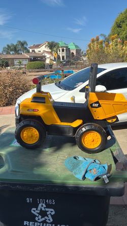 Kids toy truck made by cat