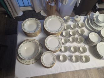 Thanksgiving / Christmas -Large Farberware Wellesley #486 Fine China Set – Vintage 1996 – Gold Trim