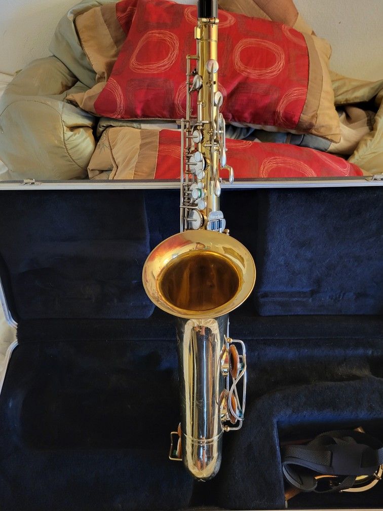 Nice Buescher Tenor Saxophone 