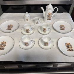 Reutter Porzellan M.J. Hummel Miniature Tea Set 17 Pieces
