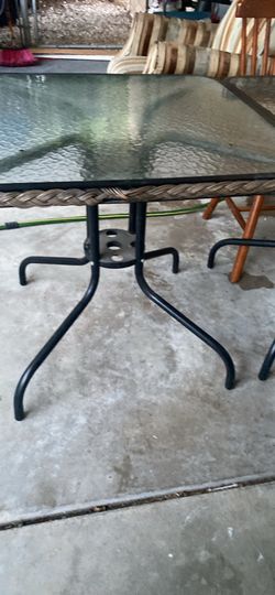 Outdoor table give me a offer