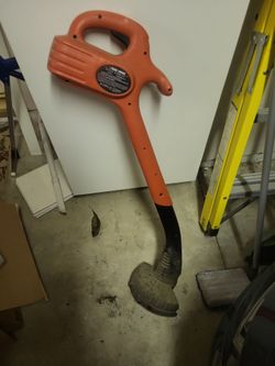 Black & Decker Electric String Trimmer