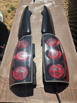 07-14 Denali Tailights And D Pillar Trim Panels 