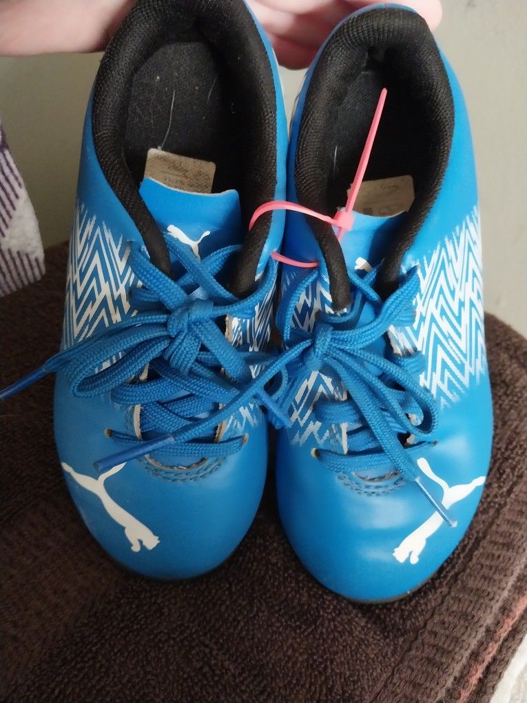Boys Cleats Size 11