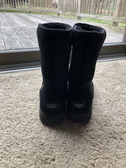 Ugg kids Alexey boots - size 4 (excellent condition) retail $164.95