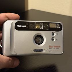 Nikon Fun Touch 5 35mm Point And Shoot Film Camera