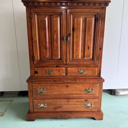 Link-taylor Colonial Pine Armoire