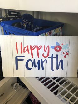 Happy 4th sign decor
