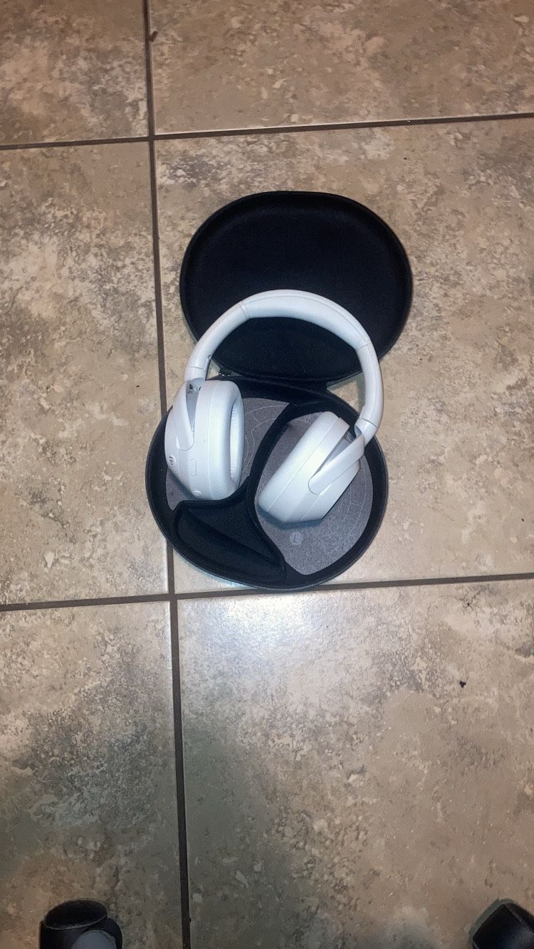 Sony WH-1000XM5