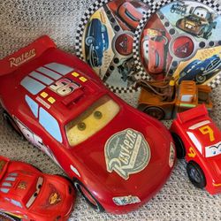 Disney Toy Cars Lightning McQueen, Tow Mater Tow Truck And 2 - 8" Plastic Plates. Mater Is The Only One Making Noise Now.