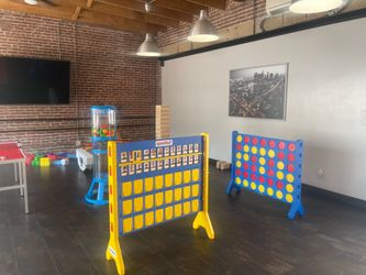 GIANT GAMES/JUEGOS GIGANTES