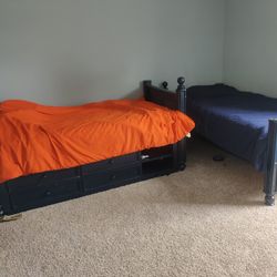 Two Twin Beds Bunk bed With Storage