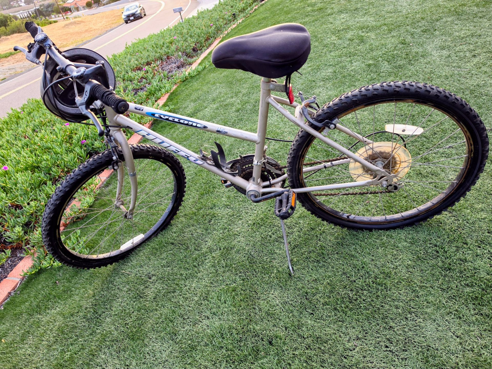 Ladies/Girls mountain bike🚴 $40 OBO