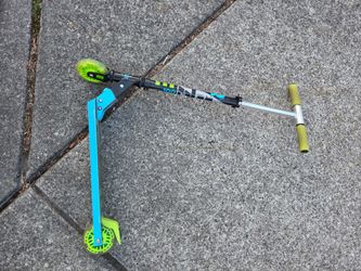 Kids Scooter 3-10 Years, Very Good Condition, lighting Tires