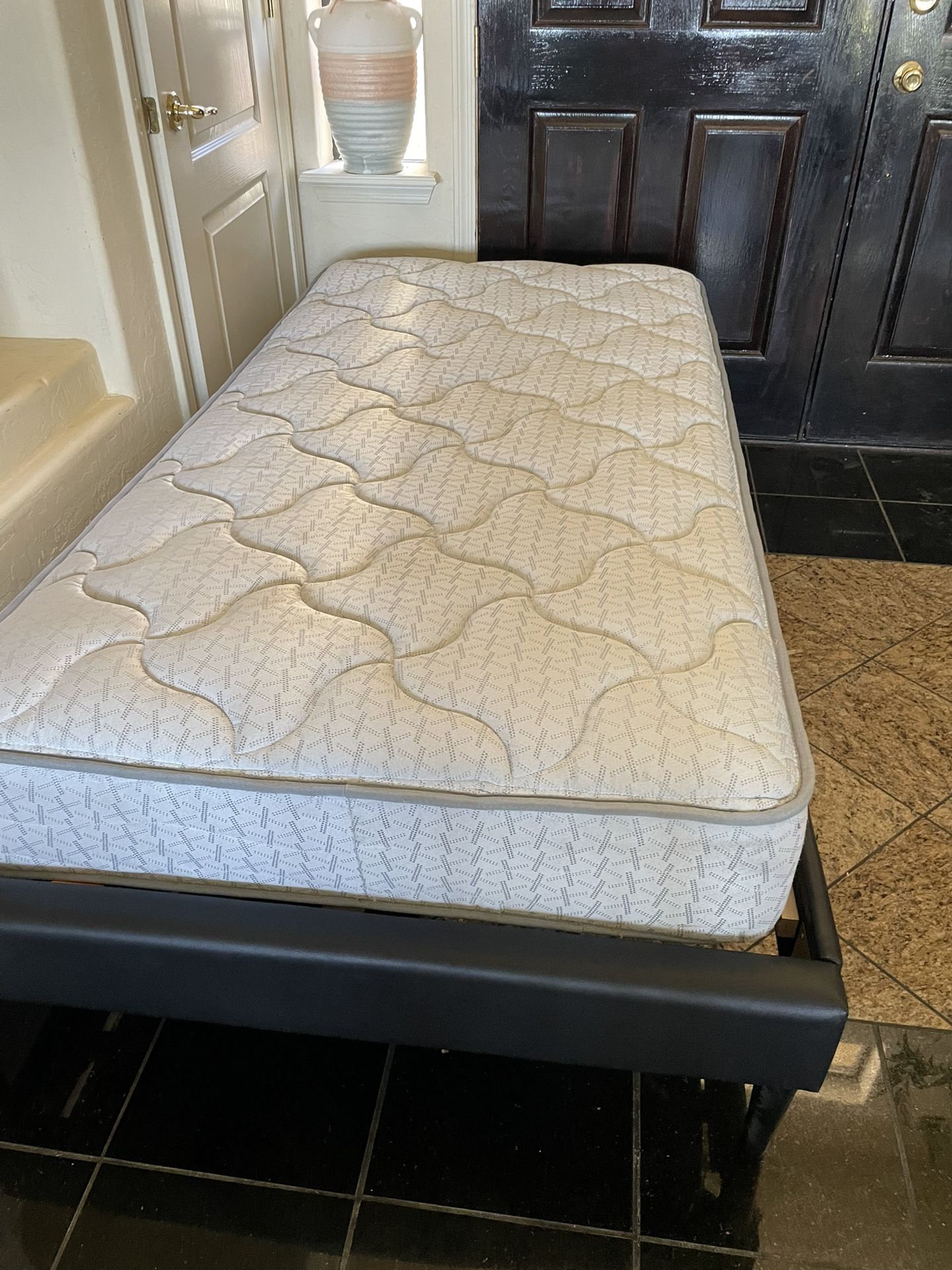 Twin Size Bed 