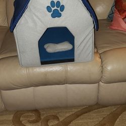 DOG HOUSE
