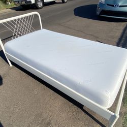 FREE DELIVERY: Twin Tuft And Needle Memory Foam Bed