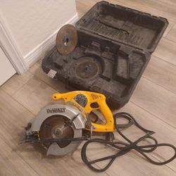 Electric DeWalt Skill Saw